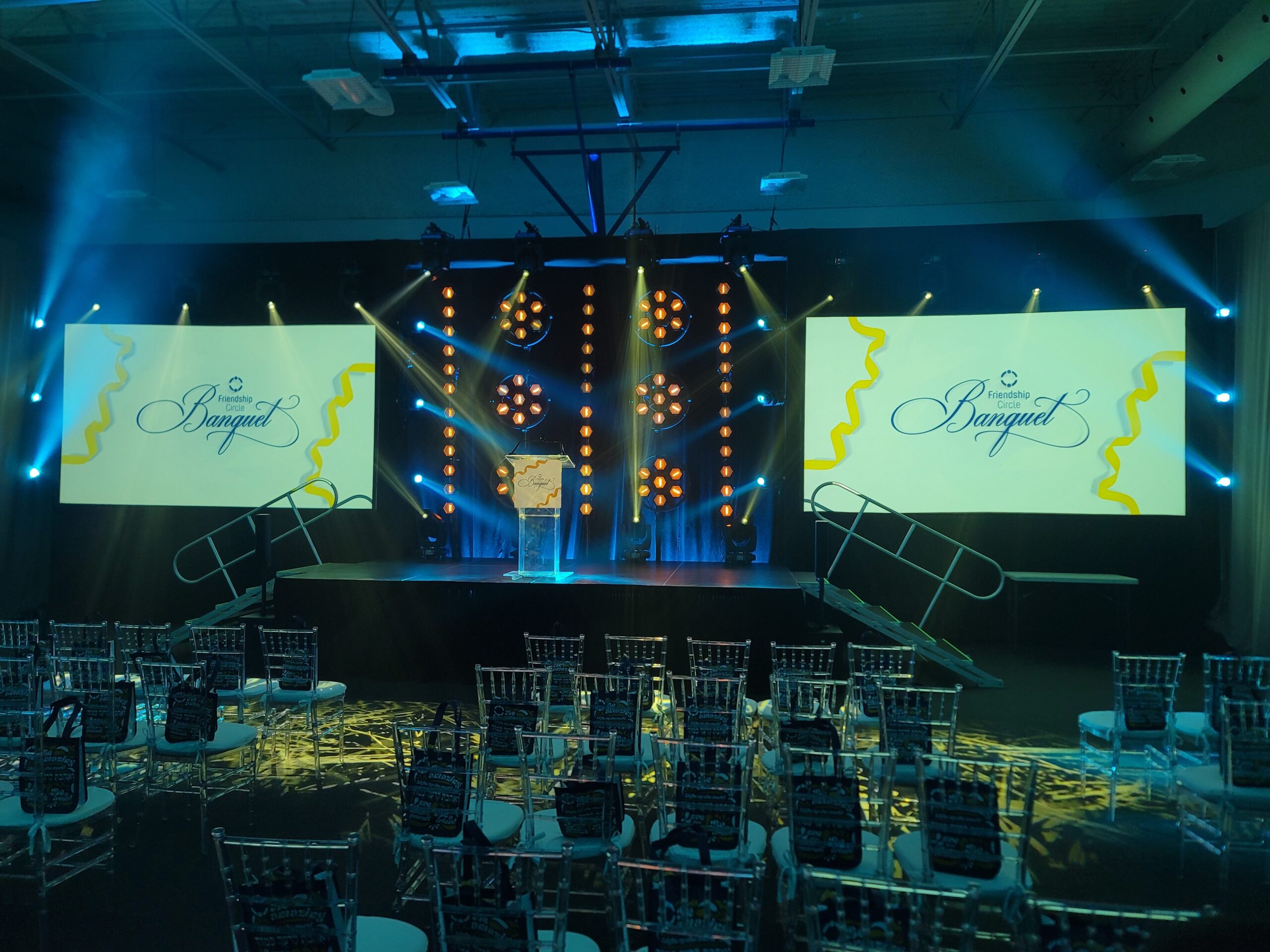 When To Choose Curved LED Instead Of Flat Panels For Events