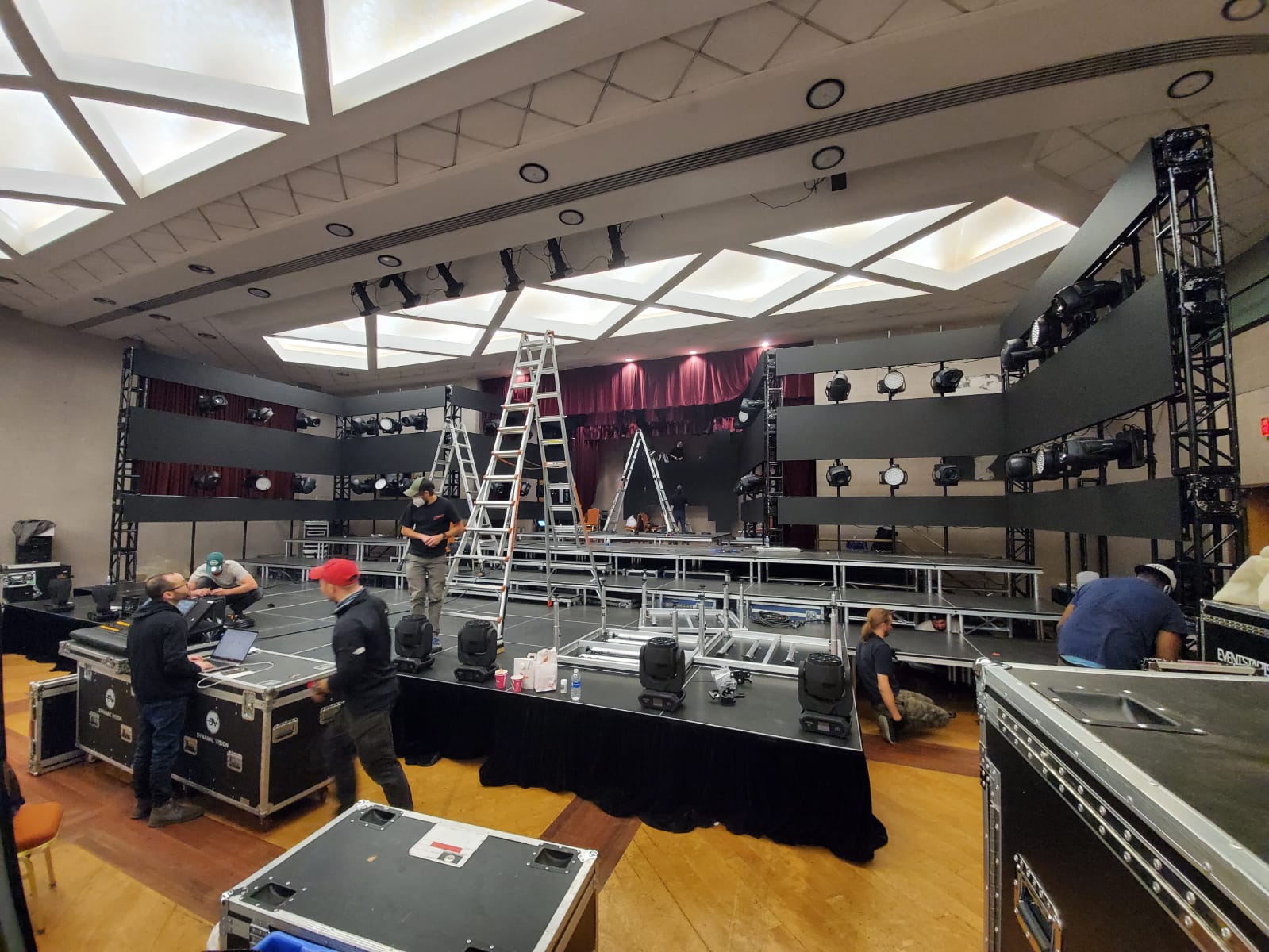 Truss That Tried to Escape Mid-Show