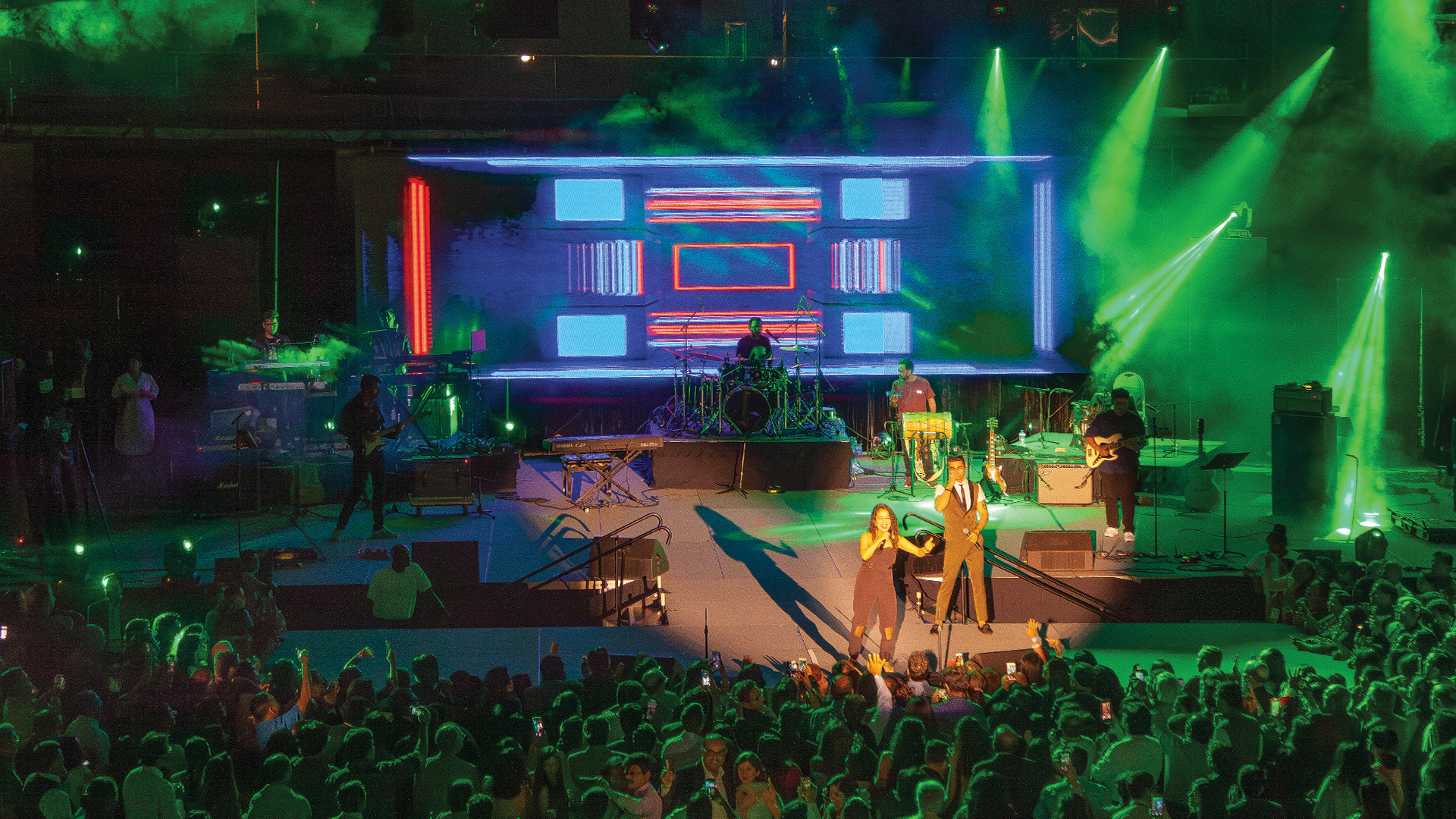 LED Walls That Turned Into Mirrors