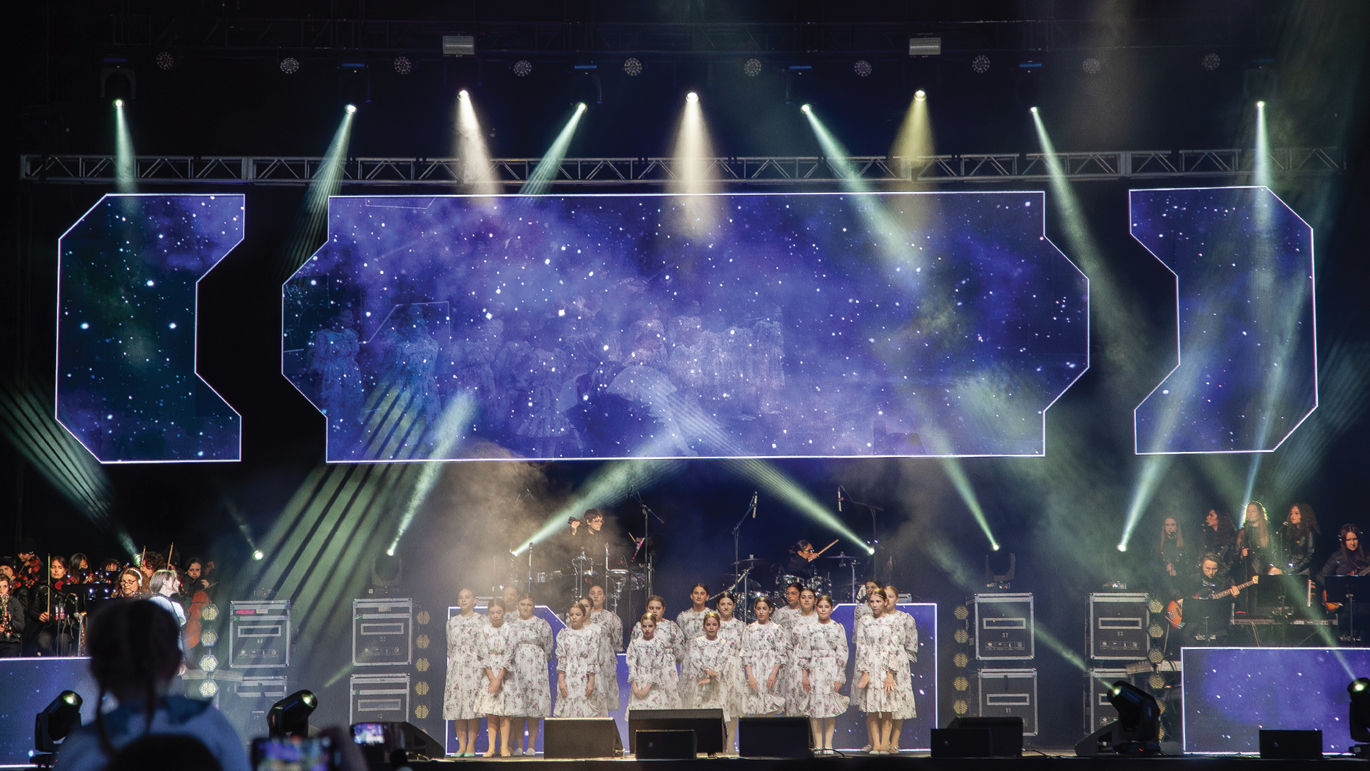 LED Panels That Glitched for Dramatic Effect